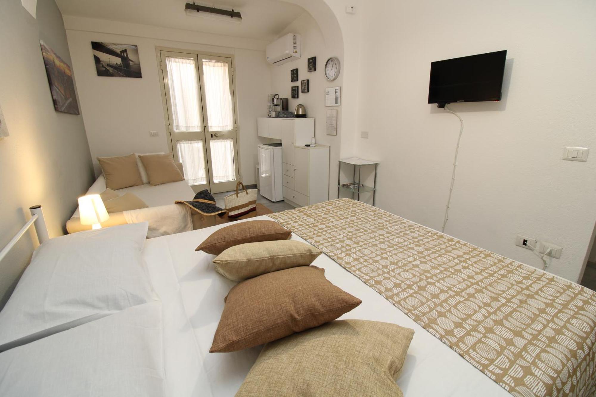 Summer Room- Fronte Spiaggia La Caletta Ngoại thất bức ảnh