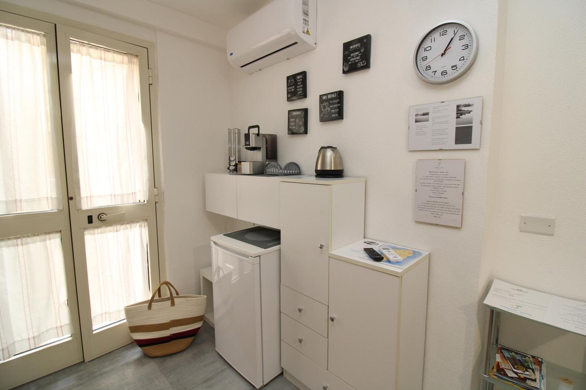 Summer Room- Fronte Spiaggia La Caletta Ngoại thất bức ảnh